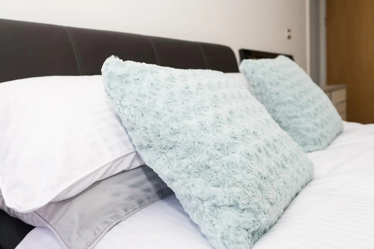 Hullidays - King & Queen Ensuite Kingston upon Hull