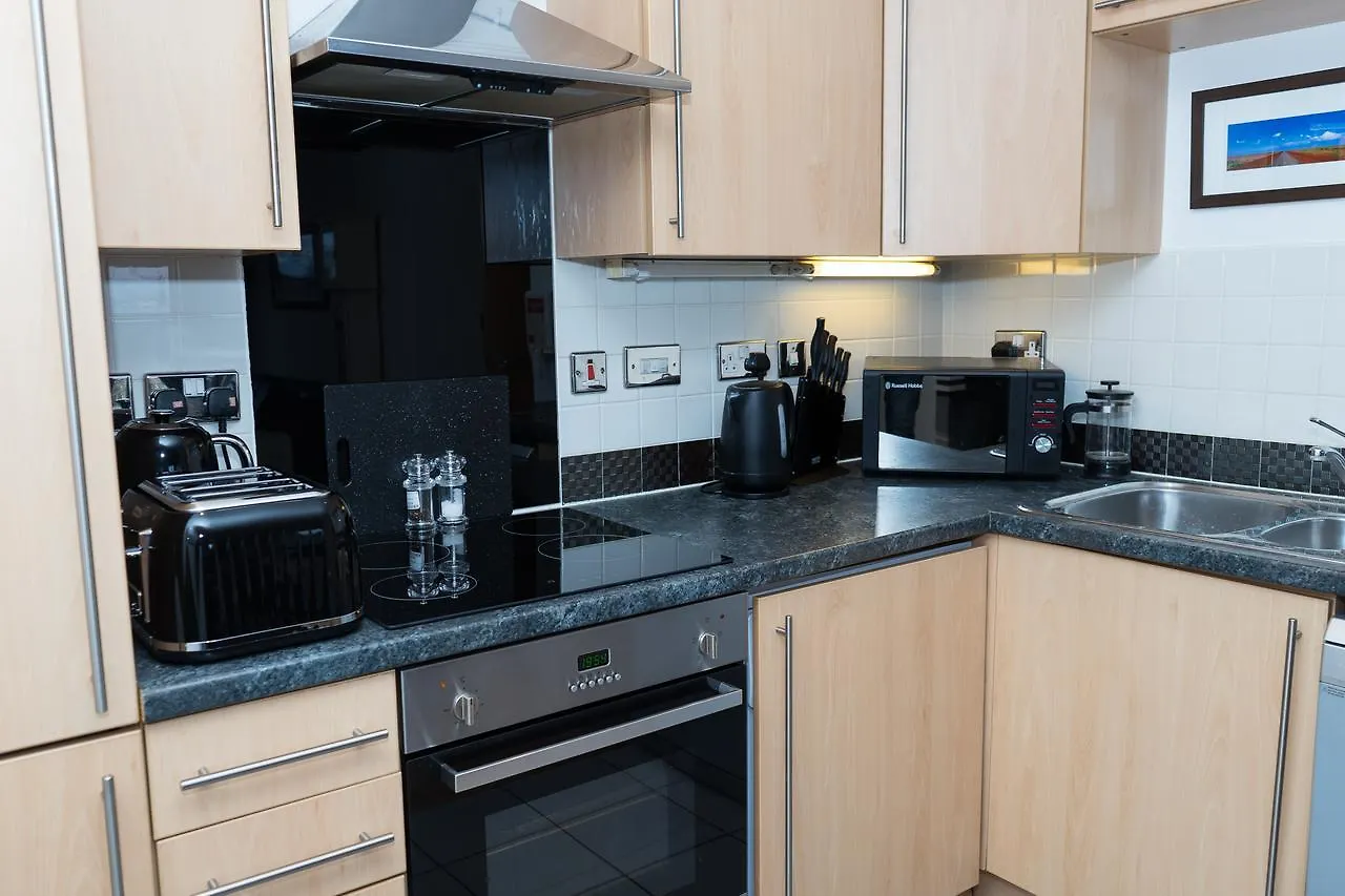 Hullidays - King & Queen Ensuite Kingston upon Hull 0*,